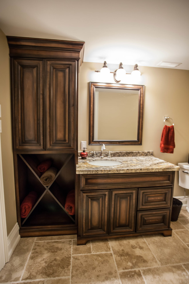 Home design - rustic home design idea in Toronto