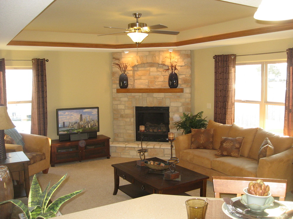 Living room - traditional living room idea in Milwaukee
