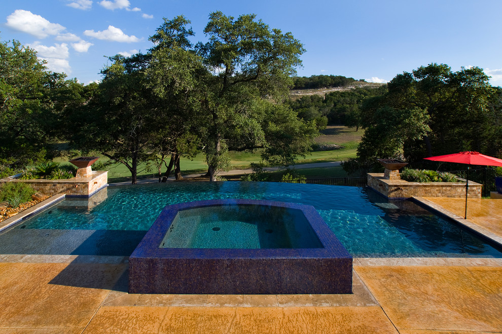 Design ideas for a contemporary infinity pool in Austin.