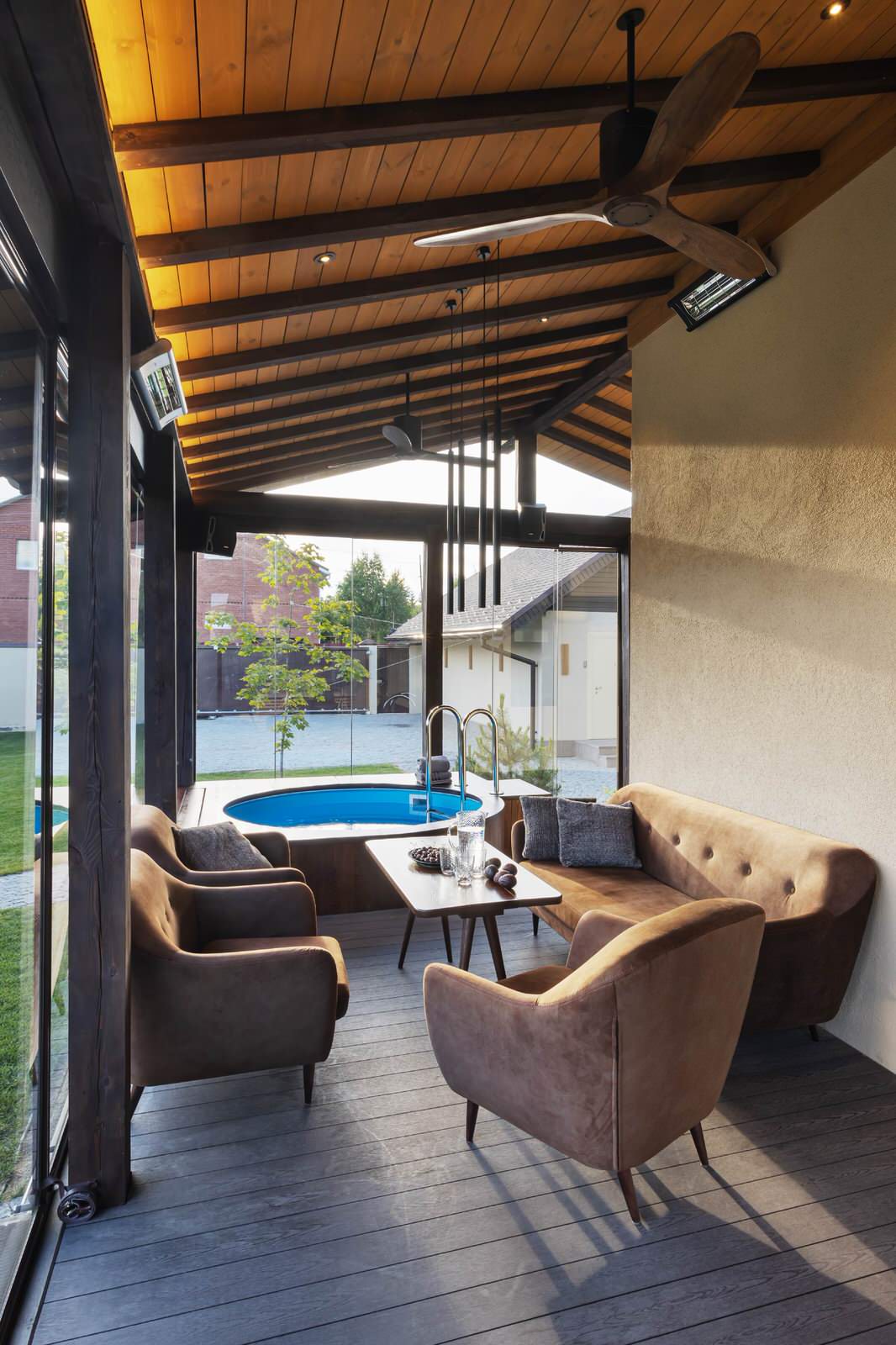 Остекленная терраса ЕЩЕ НЕМНОГО ЛЕТА