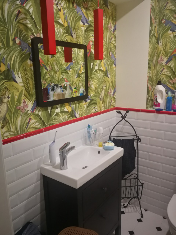 Гостевой санузел с попугаями