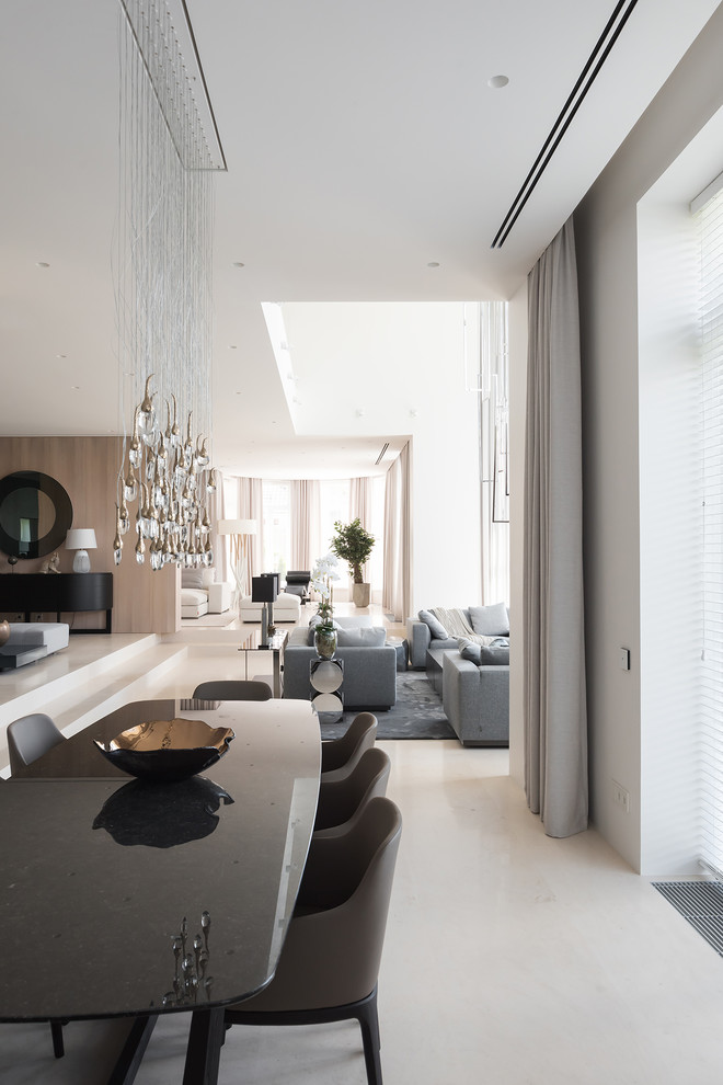 Интерьеры загородного дома в поселке Монтевиль