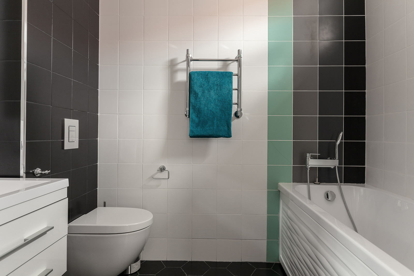 Трешка на 13-м этаже