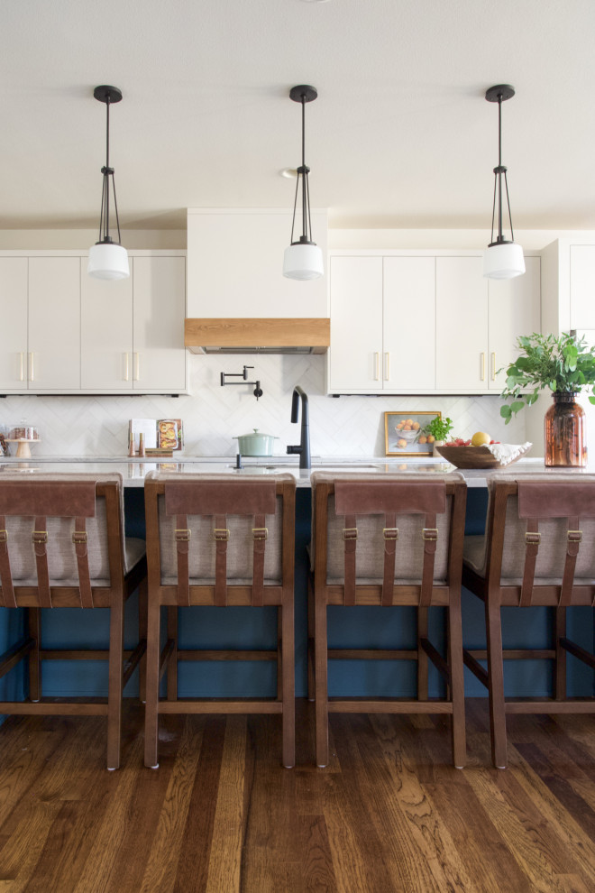 Kitchen - transitional kitchen idea in Denver