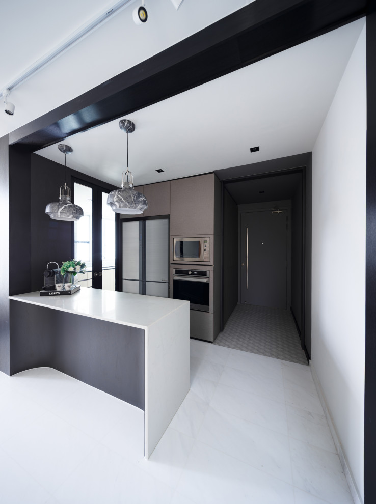 Inspiration for a modern foyer in Singapore.