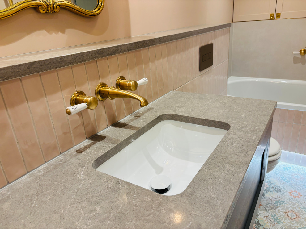 Family bathroom, SW4