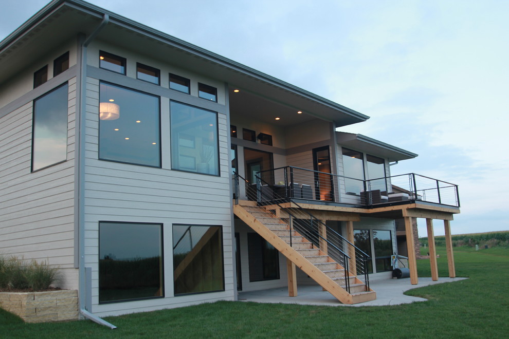 Inspiration for a modern home design remodel in Cedar Rapids