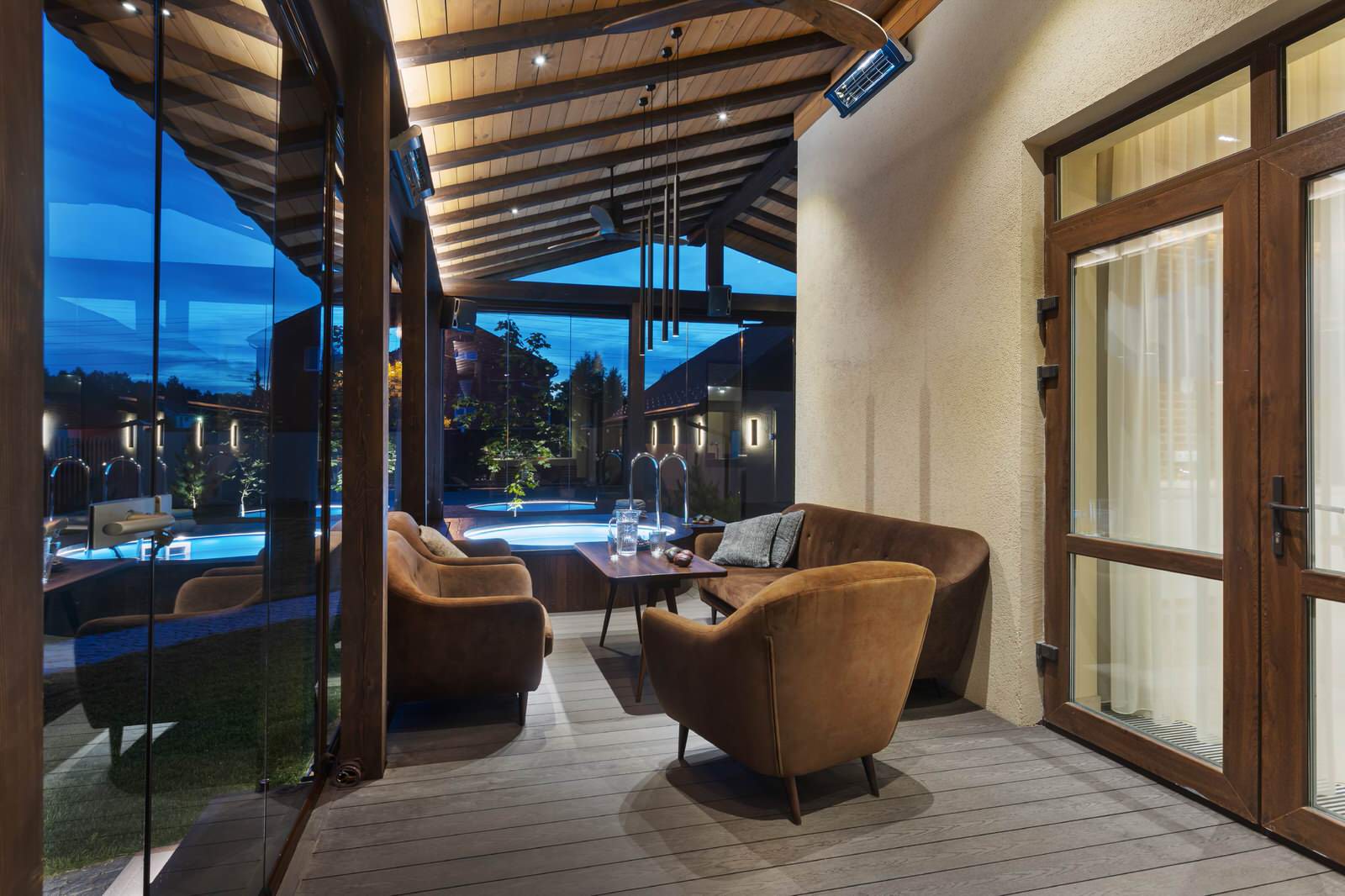 Остекленная терраса ЕЩЕ НЕМНОГО ЛЕТА