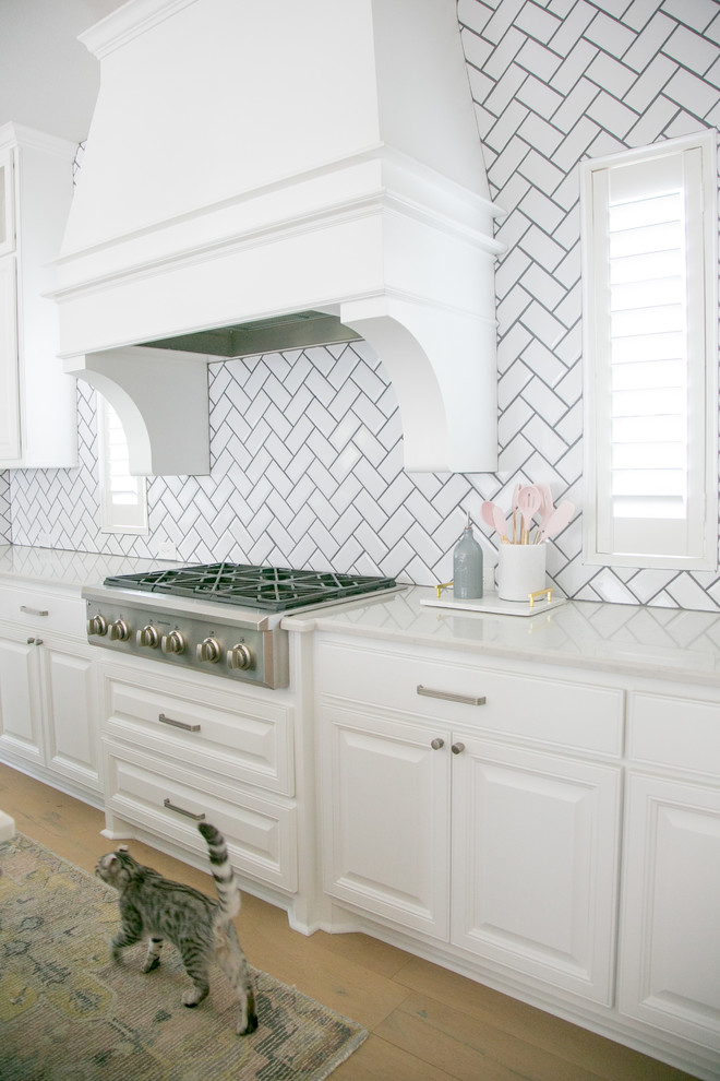 Transitional kitchen photo in Houston
