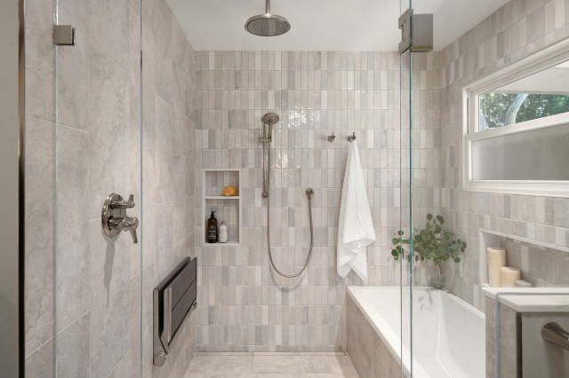 Wet-Room Layout Unlocks Space in a Primary Bathroom (8 photos)