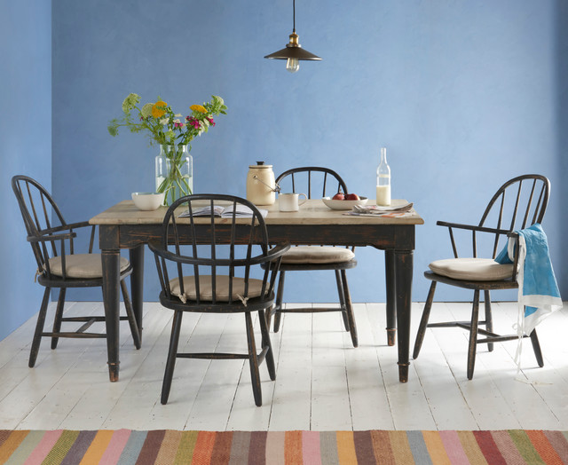 Toaster table scandinavian-dining-room