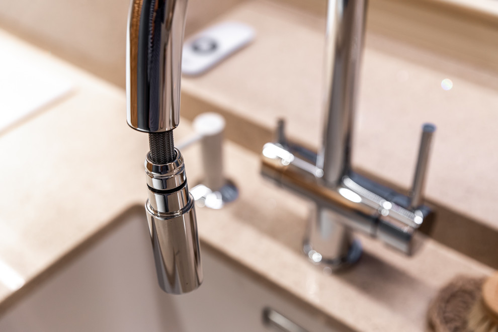 Тропическая кухня под цветком протеи