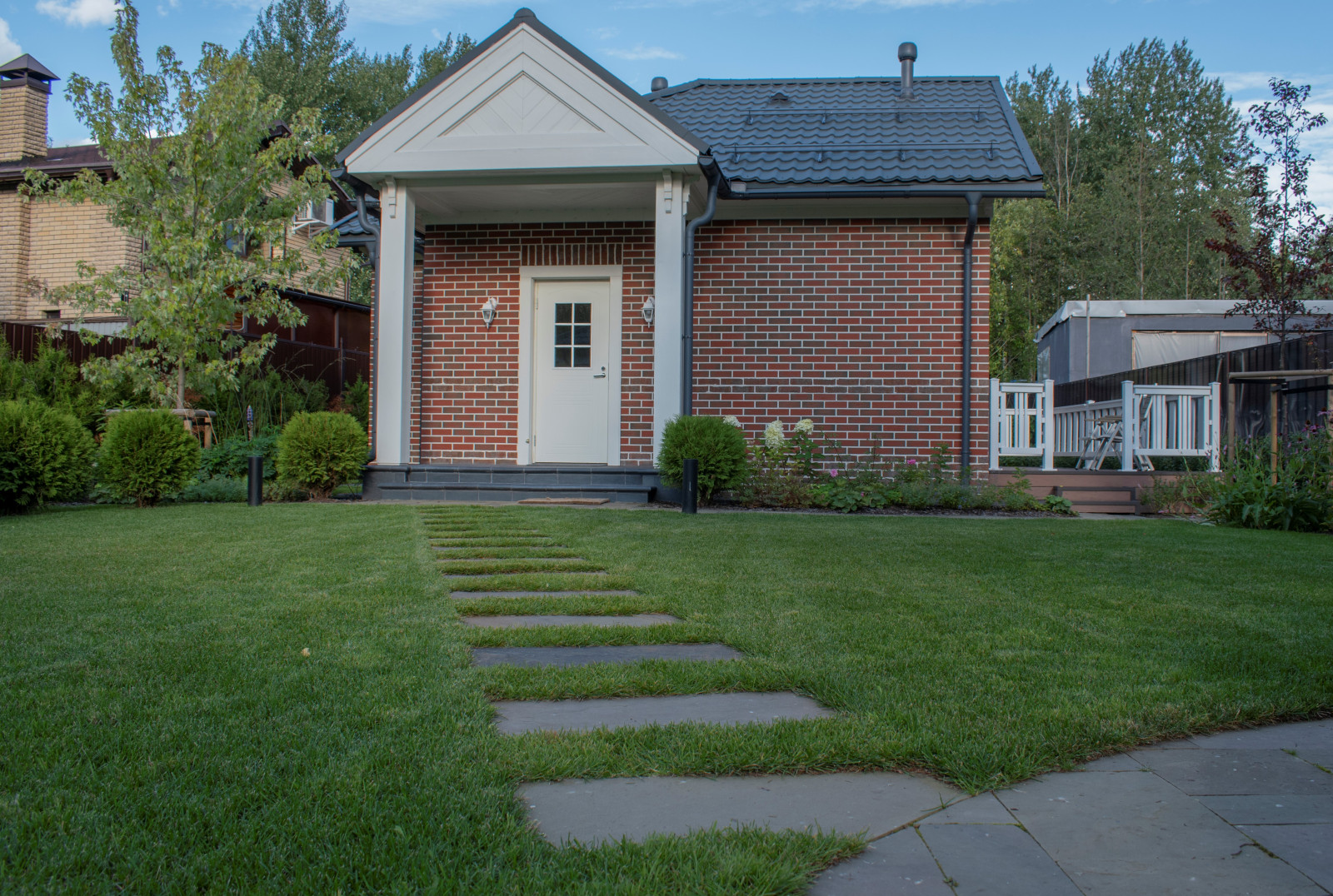 Реализация проекта частного участка в Репино