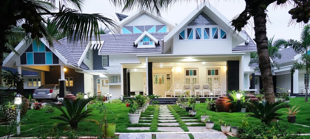 Inspiration for a tropical exterior in Bengaluru.