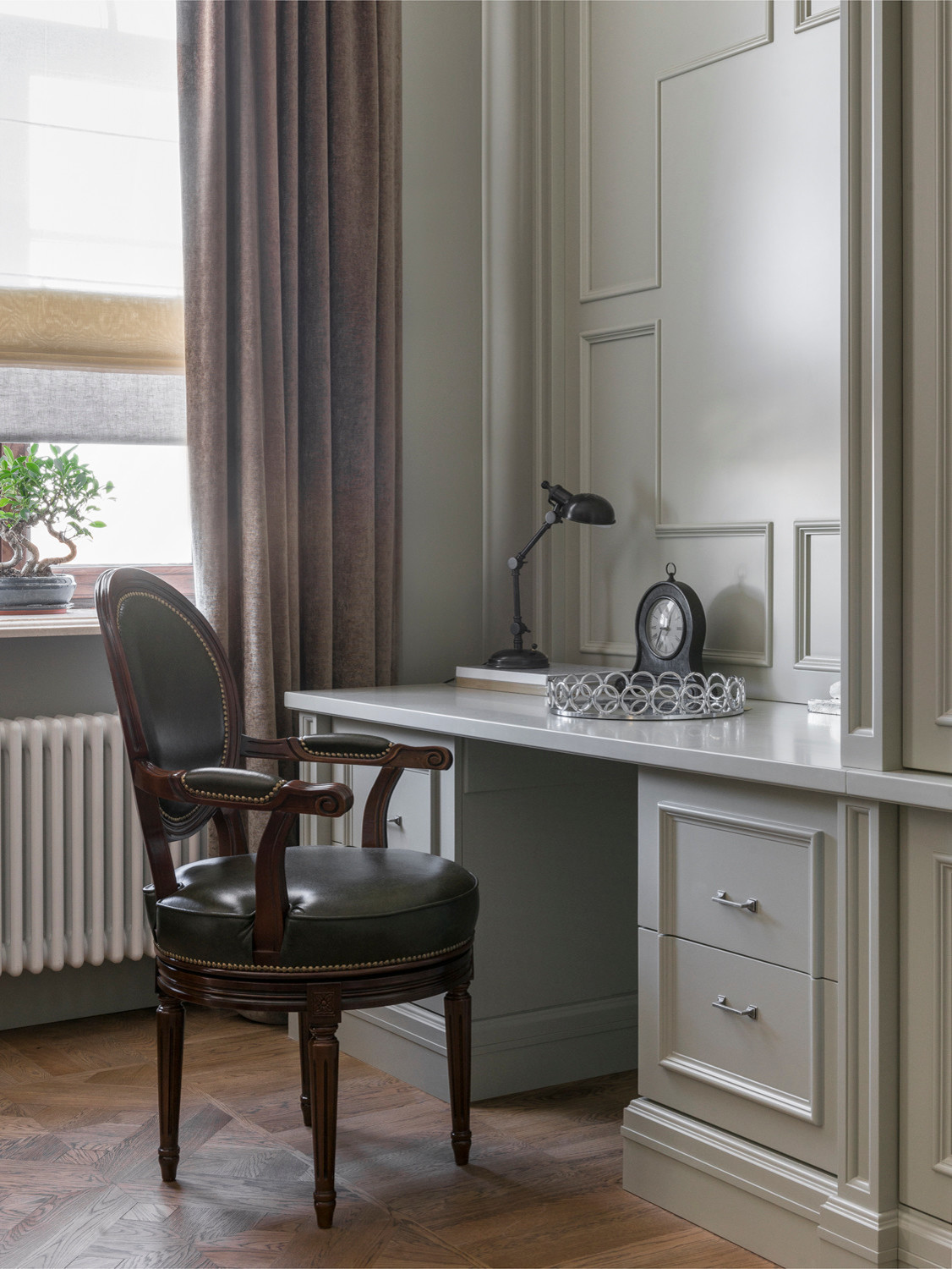 Трехэтажный загородный дом в стиле американской классики