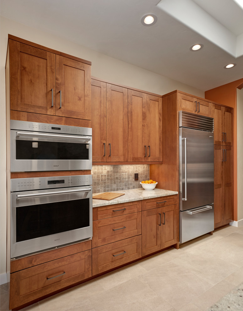Kitchen - transitional kitchen idea in Phoenix