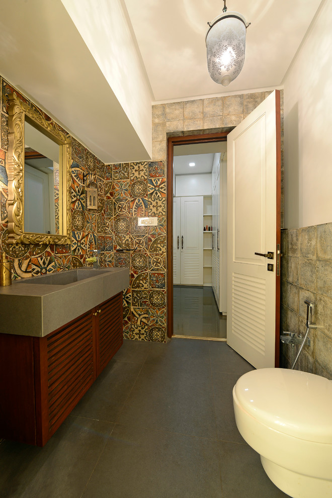 Photo of a mediterranean bathroom in Mumbai.