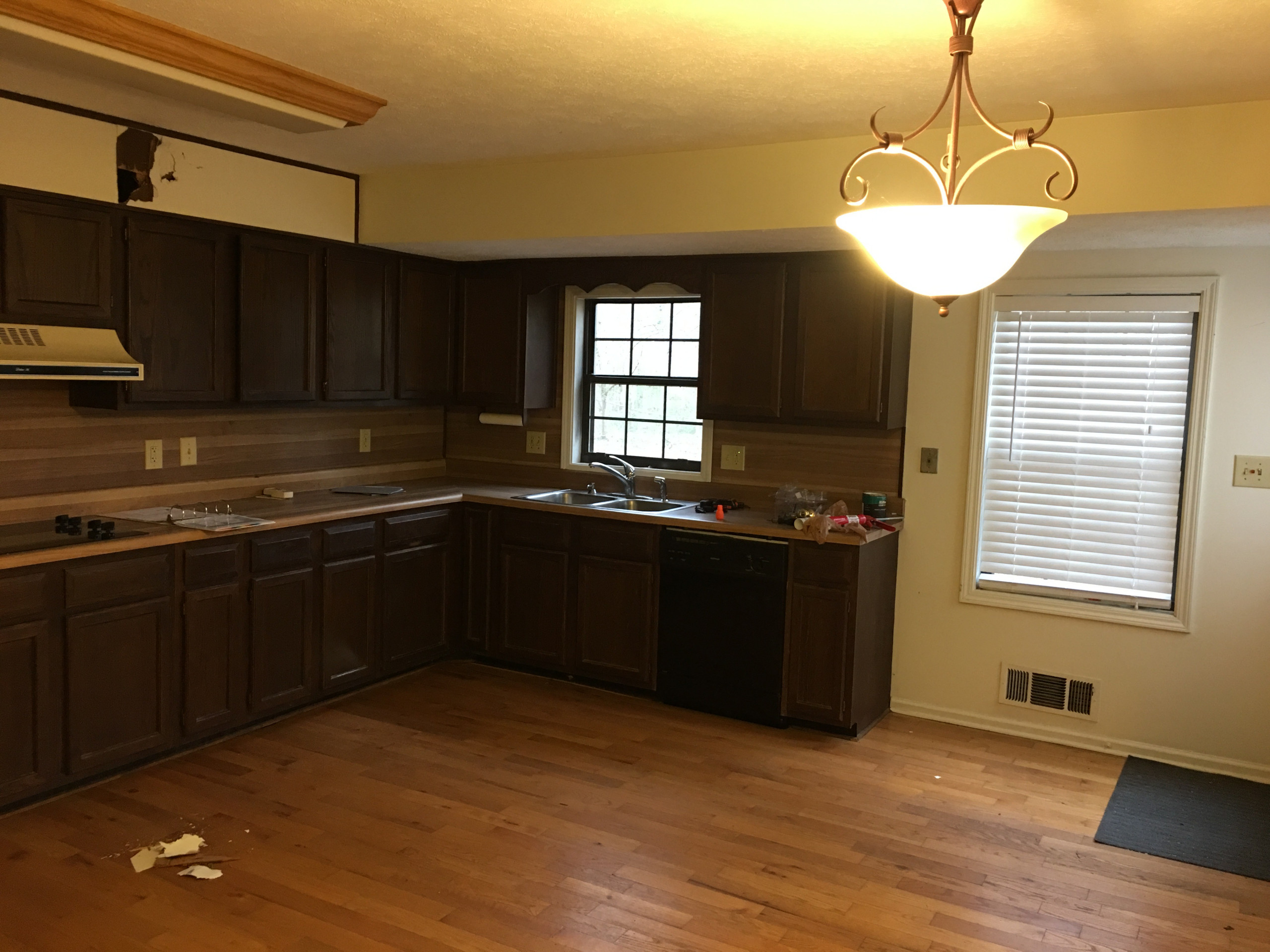 Kitchen With A Splash of Color!