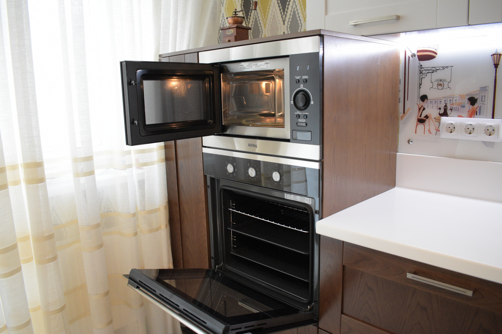 Кухня Кальвадос из массива дуба с каменной столешницей