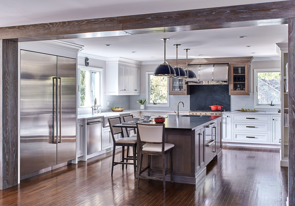 Kitchen - transitional kitchen idea in New York