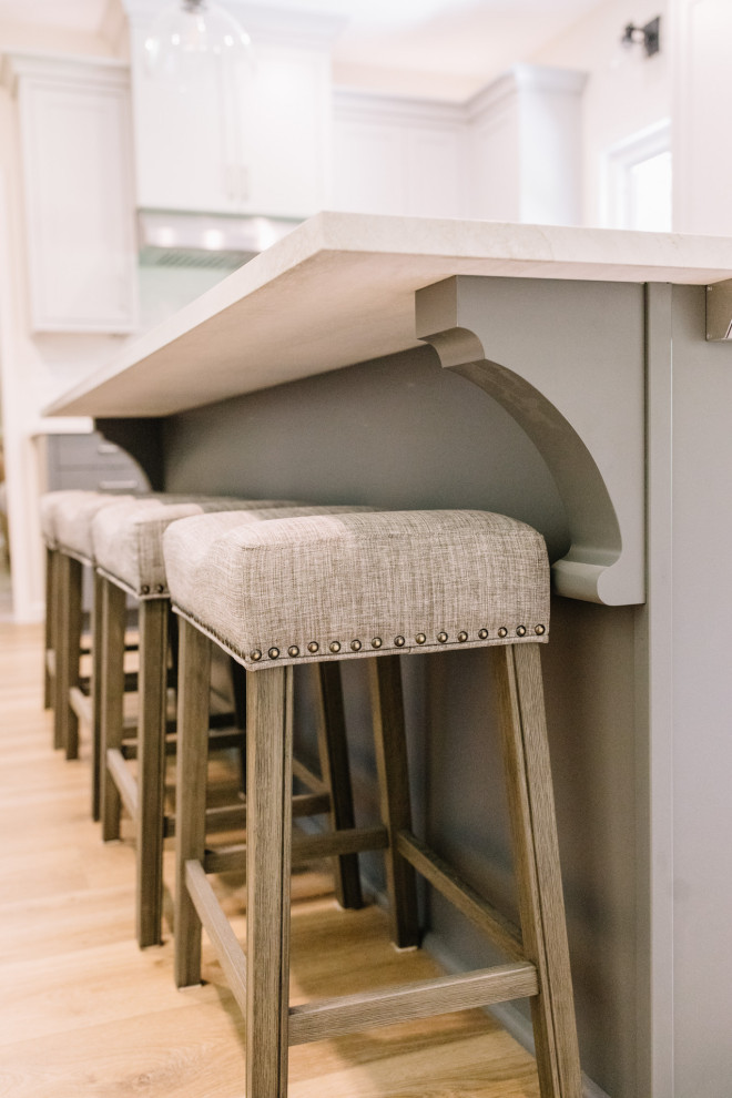 Kitchen - transitional kitchen idea in Atlanta