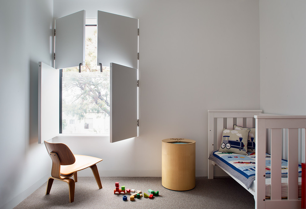Small modern kids' bedroom in Sydney with white walls and carpet for kids 4-10 years old and boys.