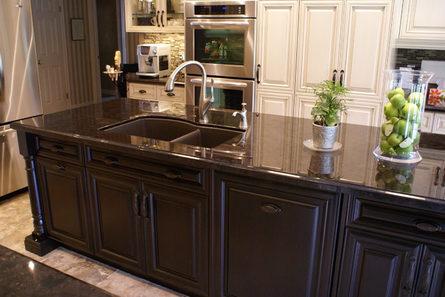 Kitchen: Bold Neutrals transitional-kitchen
