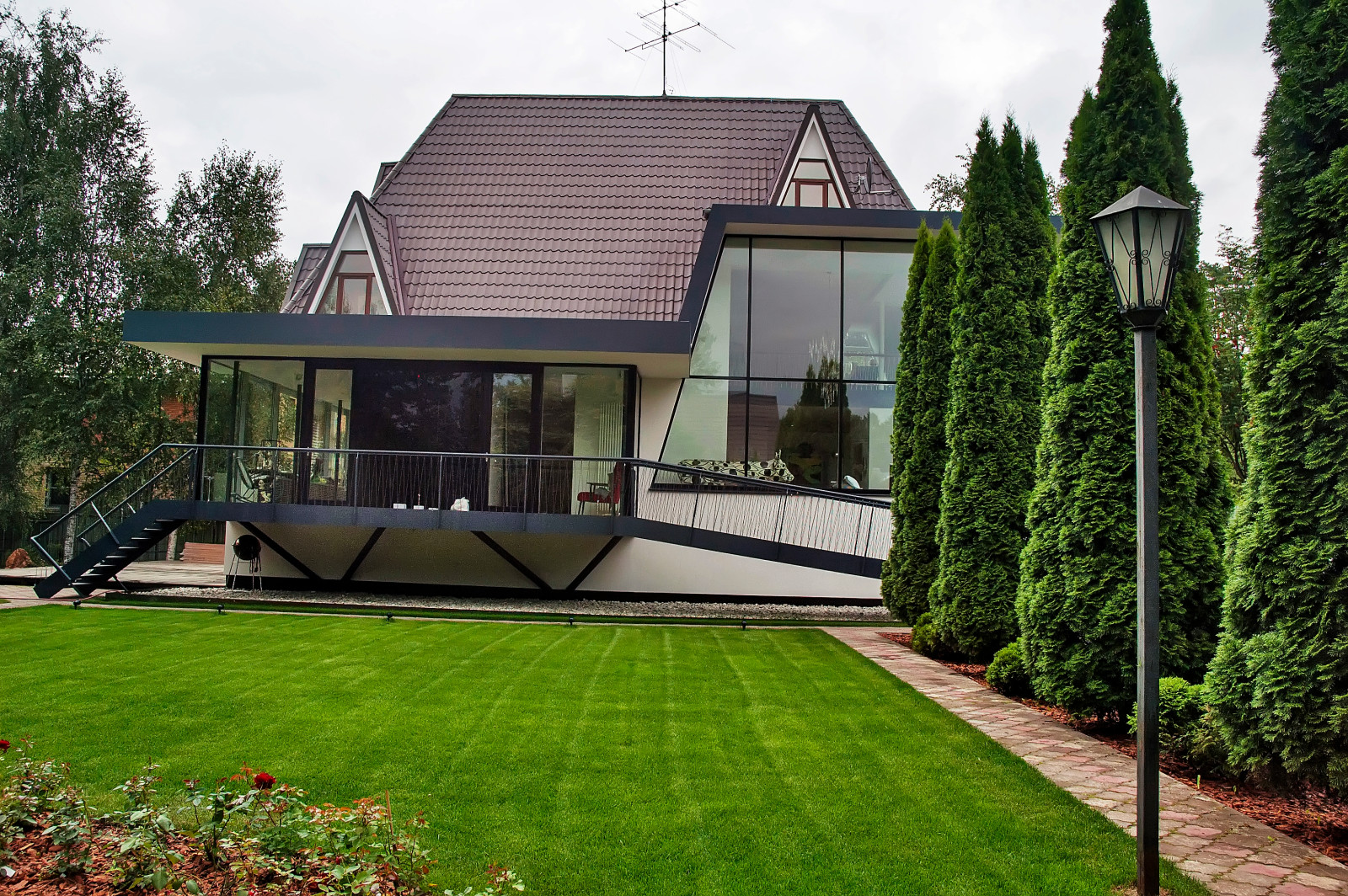 Коттедж в поселке "N"