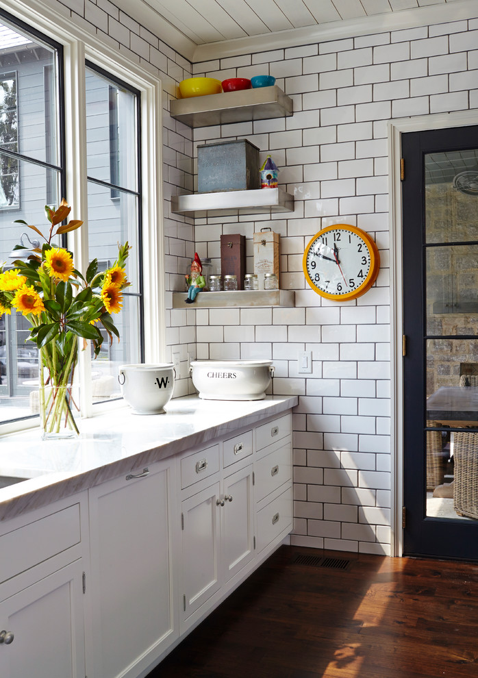 Kitchen - transitional kitchen idea