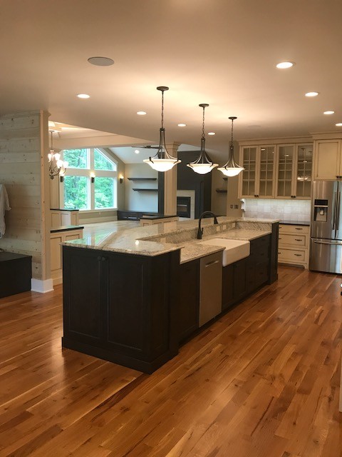 Inspiration for a transitional kitchen remodel in Cedar Rapids