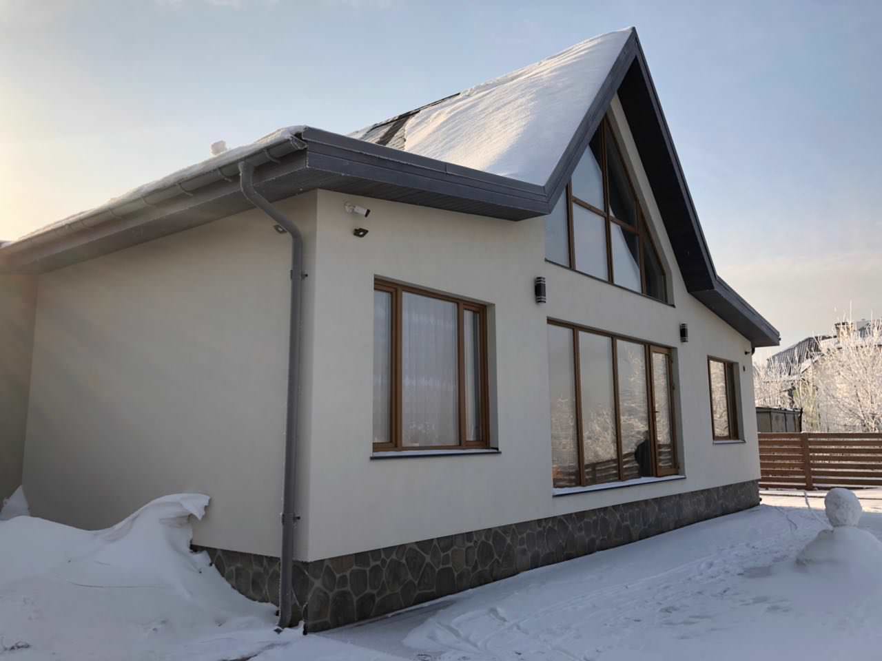 Дом в черте города. 260 м2.