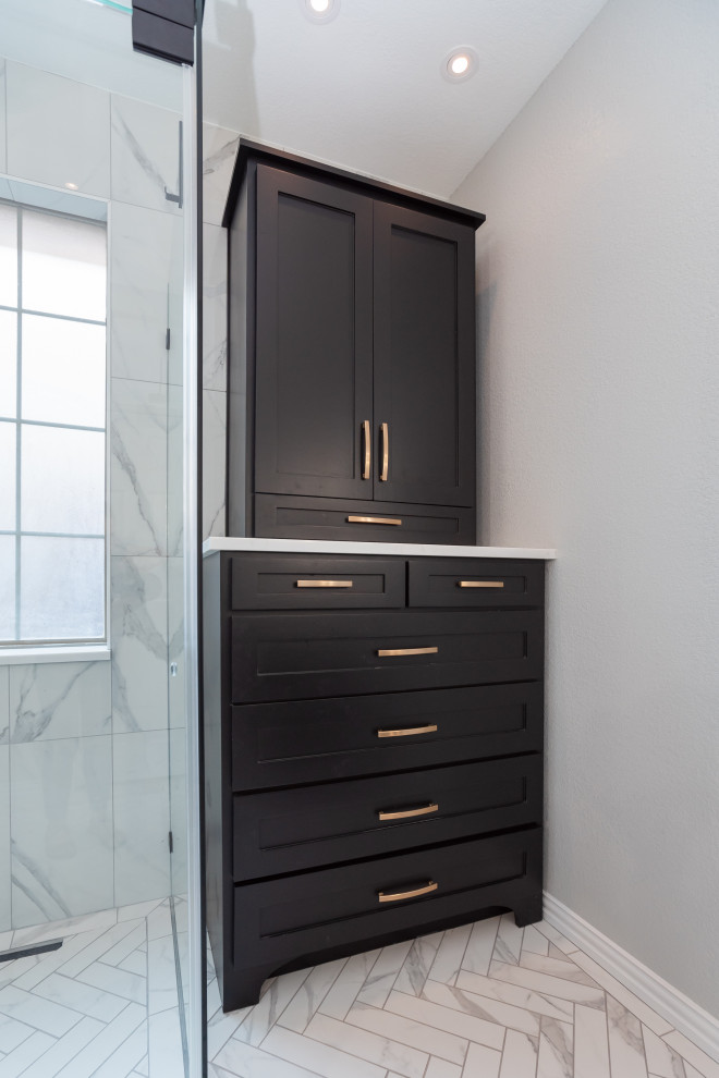 Black Locust | Master Bathroom