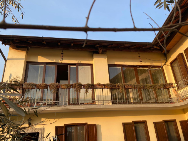 Un portico che si trasforma contemporary-deck