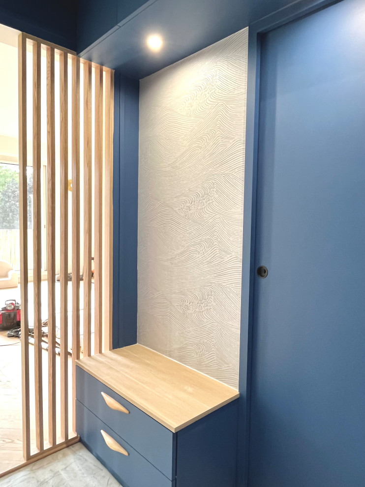 ENTREE murs, plafond et meubles sur-mesure peints en bleu