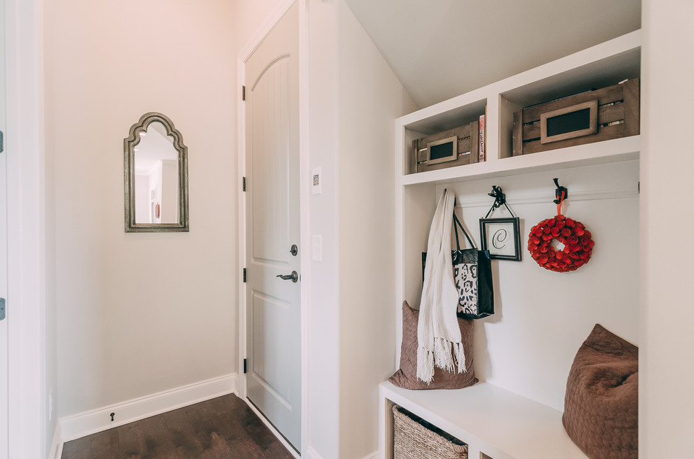 Inspiration for a transitional home design remodel in Nashville