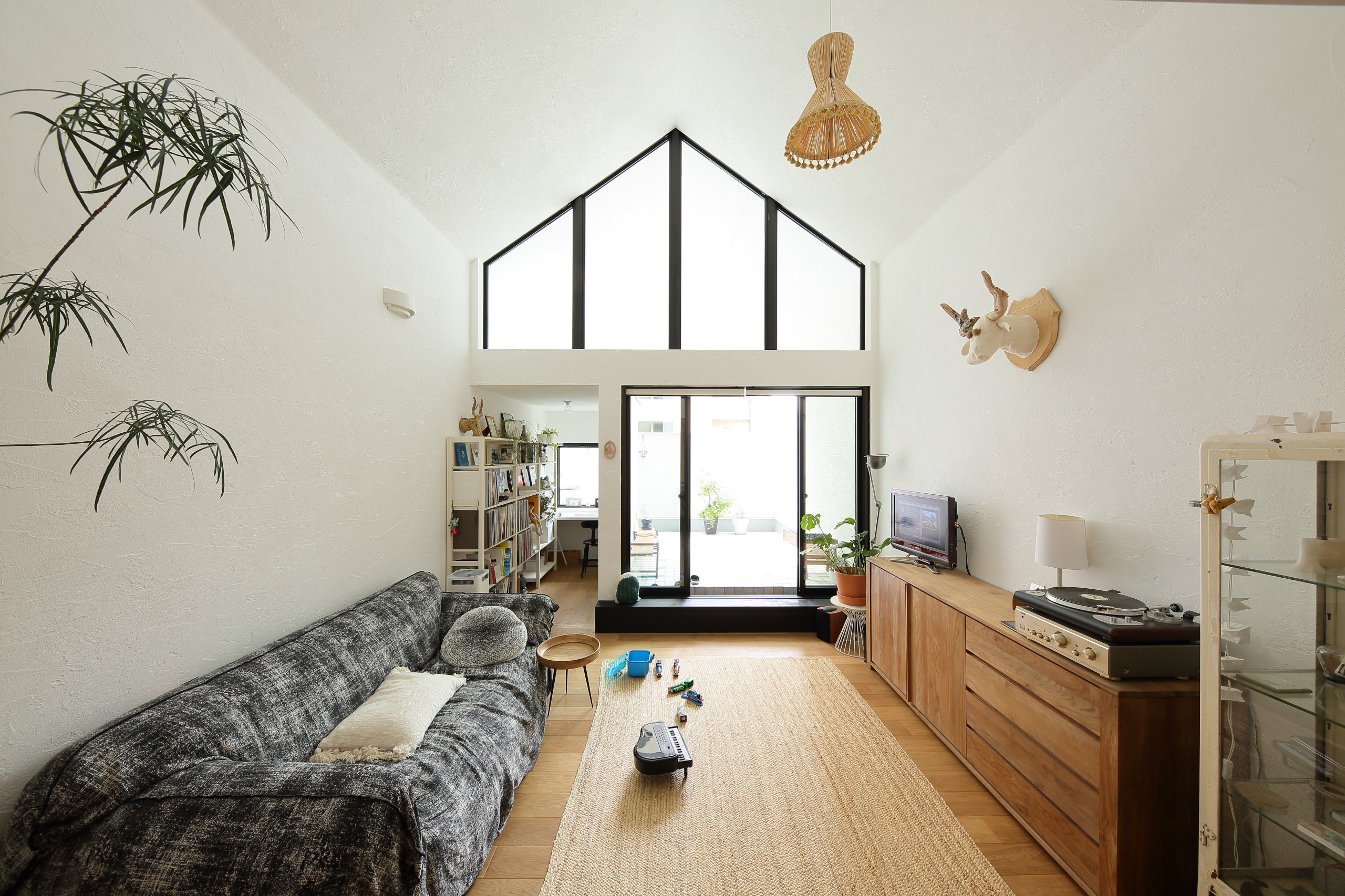 北欧スタイルのおしゃれなリビングのインテリア画像 75選 22年4月 Houzz ハウズ