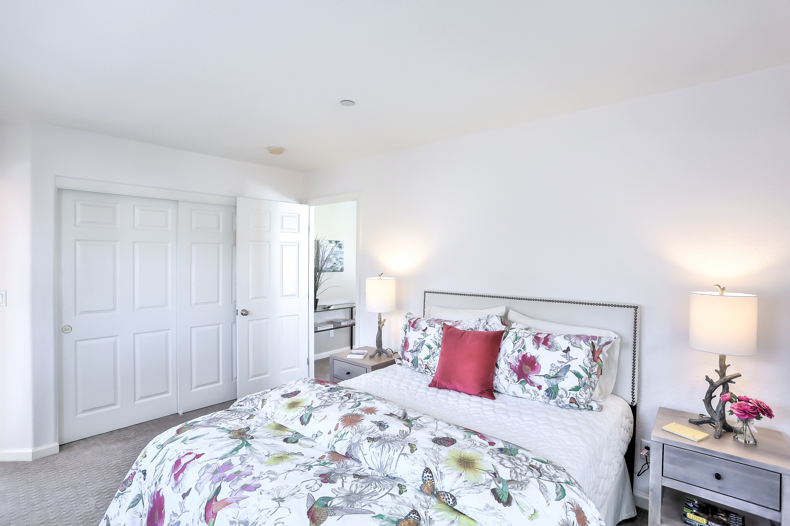 Sunny Cove Staging
