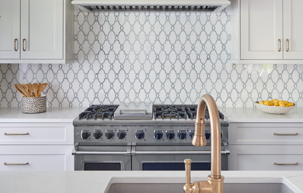 Transitional kitchen photo in Charlotte