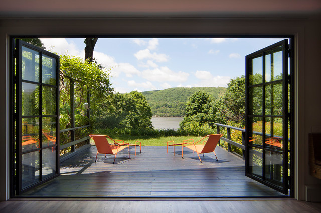 Riverview cabin retro
