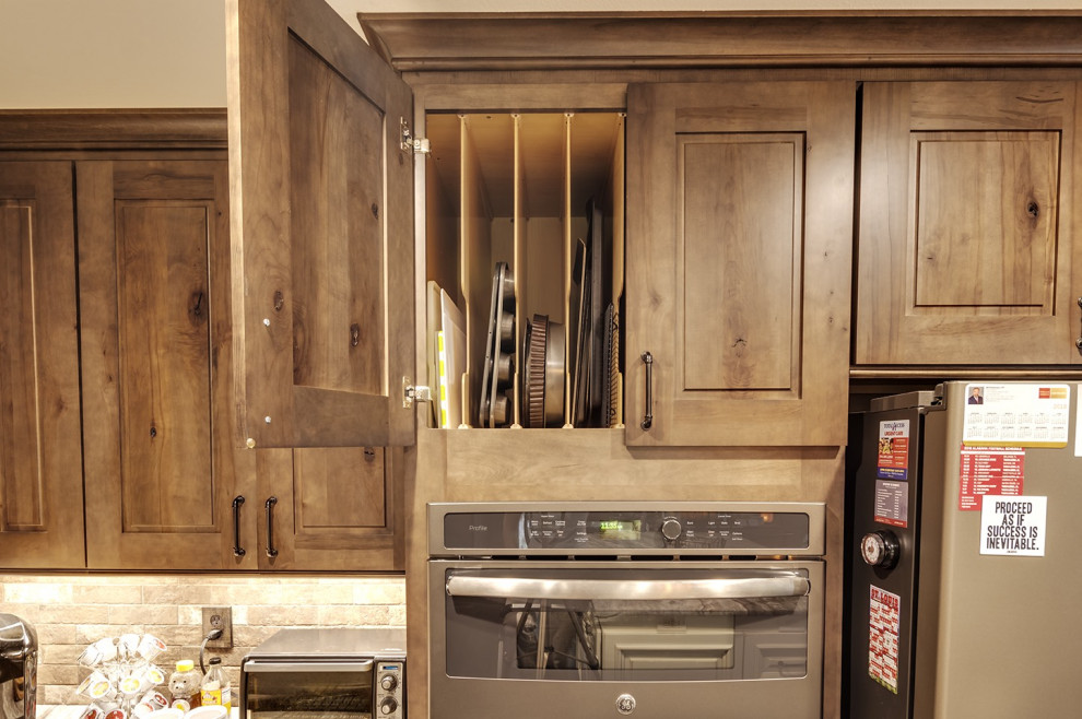 Inspiration for a rustic home design remodel in St Louis