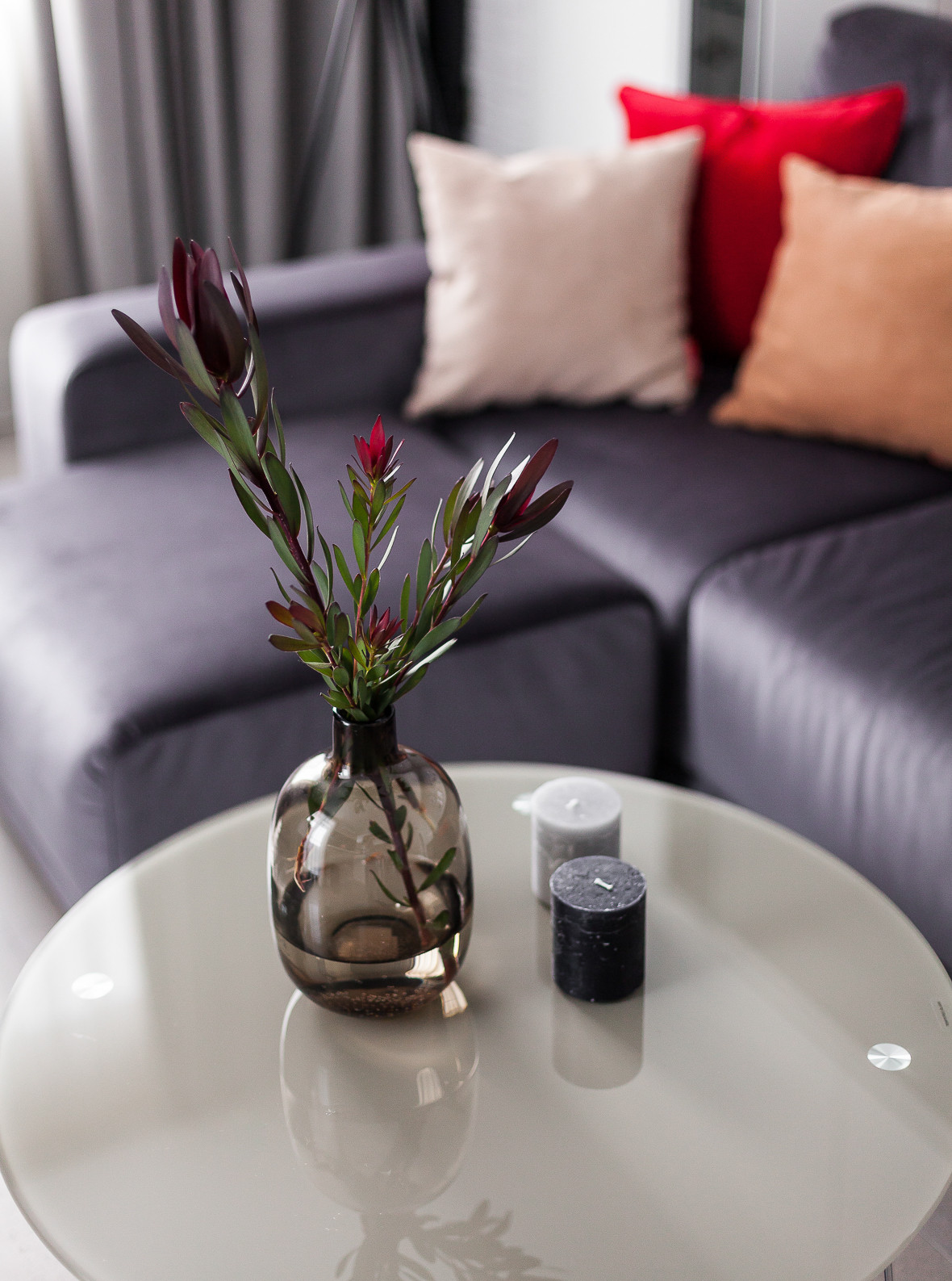 Компактная трехкомнатная квартира с круглой кроватью