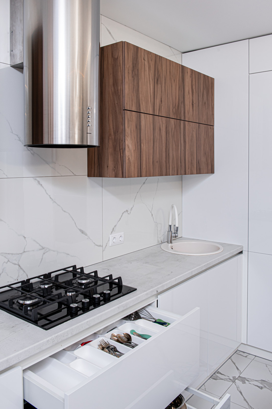 Дерево и глянец