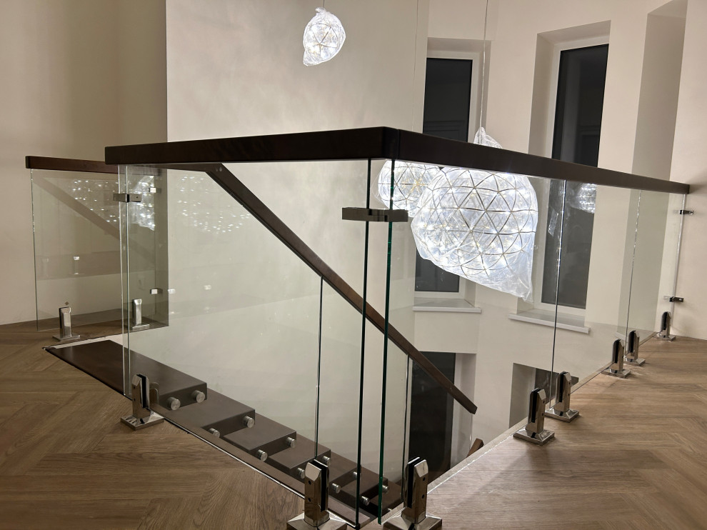 Лестница на монокосоуре в Подмосковье