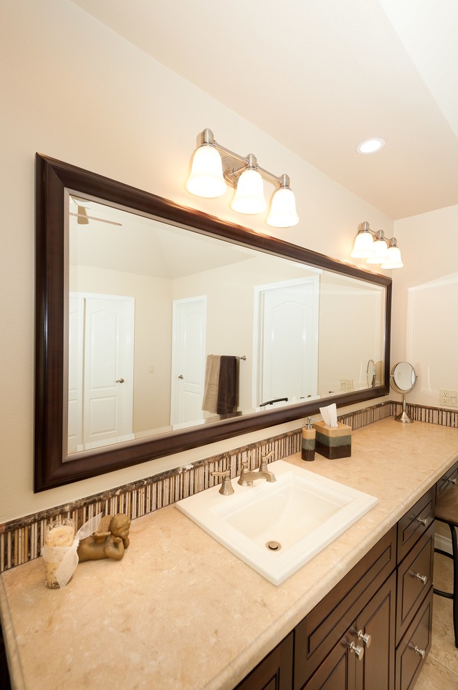 Inspiration for a transitional home design remodel in Orange County