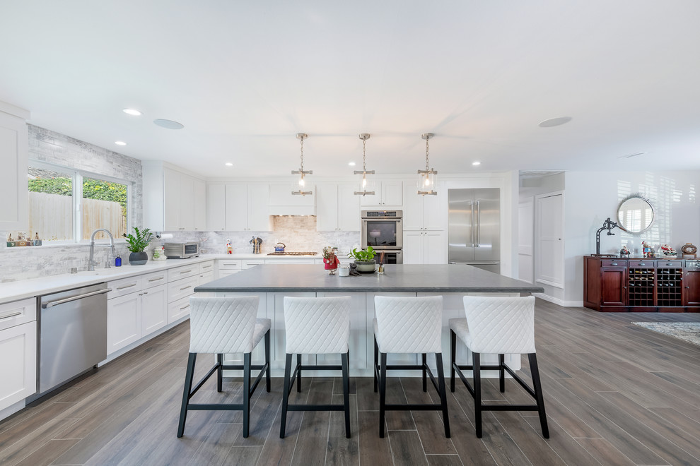 Inspiration for a mid-sized transitional home design remodel in Orange County