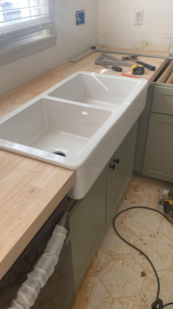 Kitchen Remodel – Custom Wood Countertops & Cabinet Refinishing