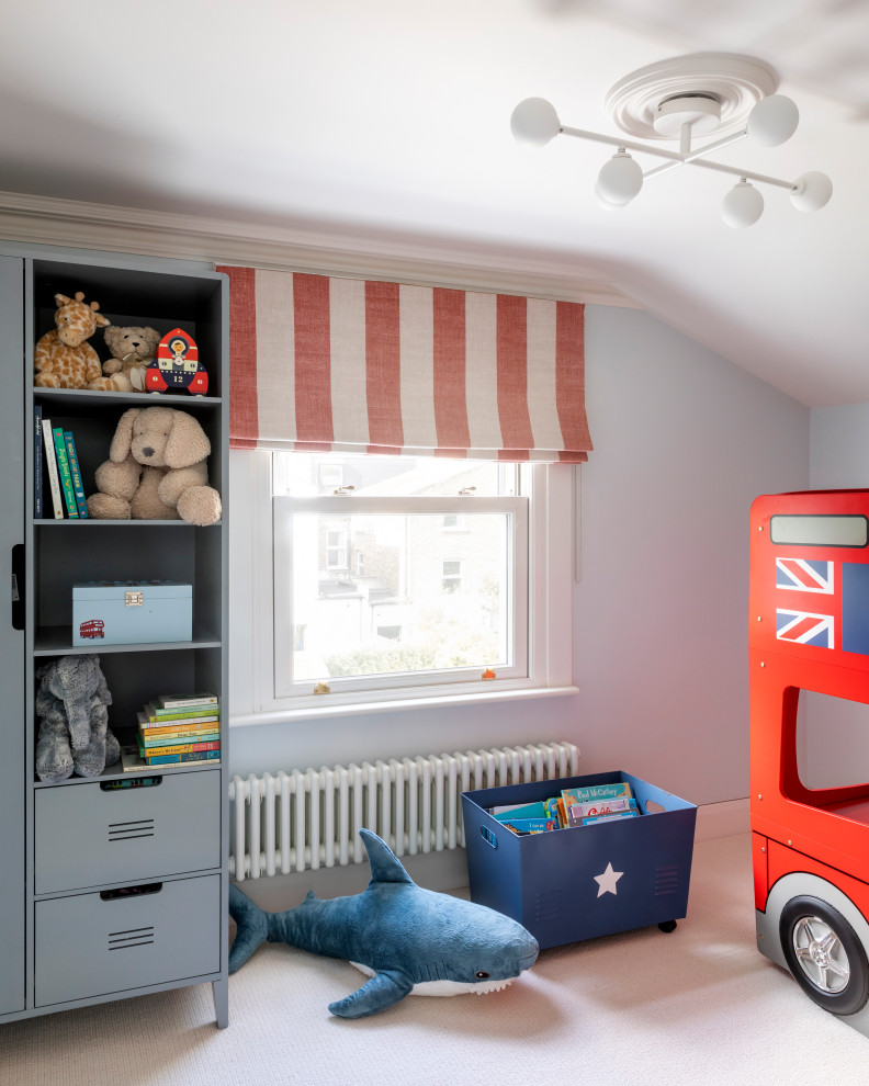 Inspiration för ett vintage barnrum, med grå väggar, heltäckningsmatta och grått golv