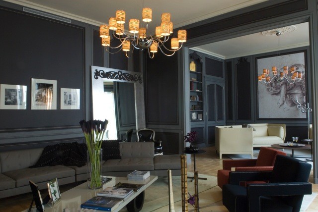 Design ideas for an expansive transitional living room in Paris.