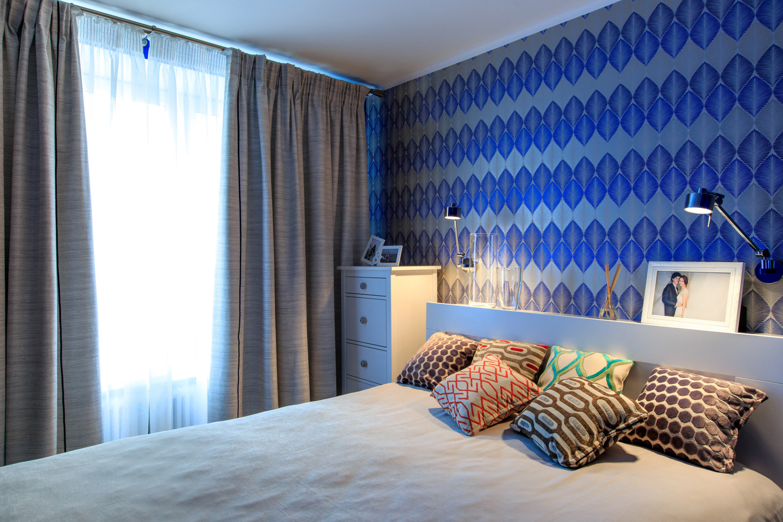 Оранжевое с синим