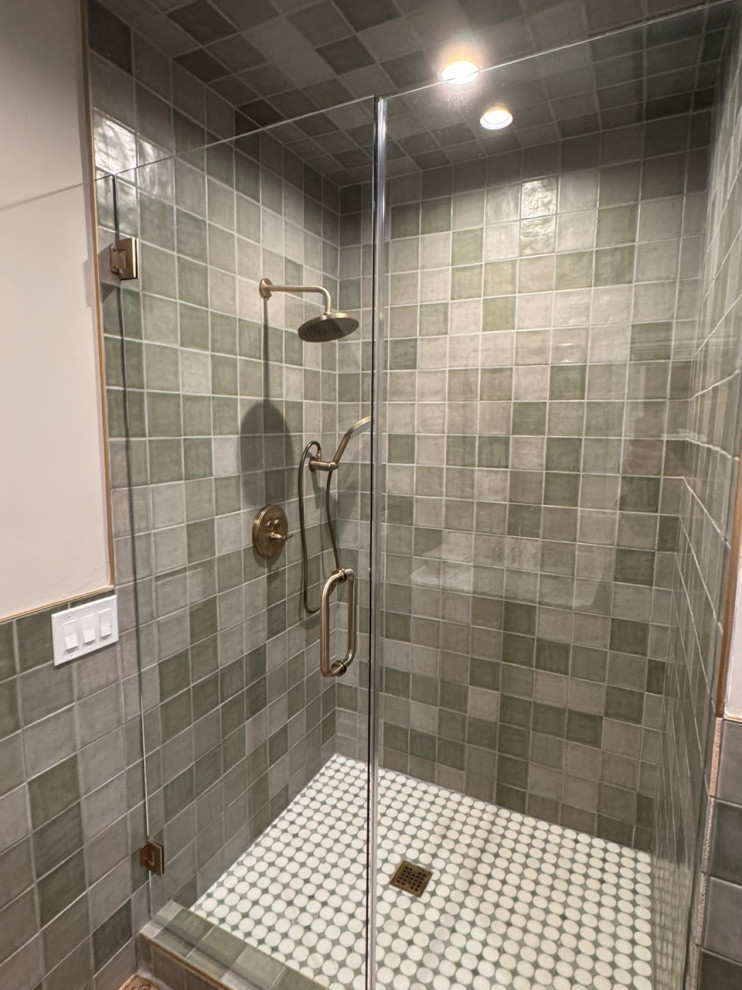 Example of a transitional bathroom design in Orange County